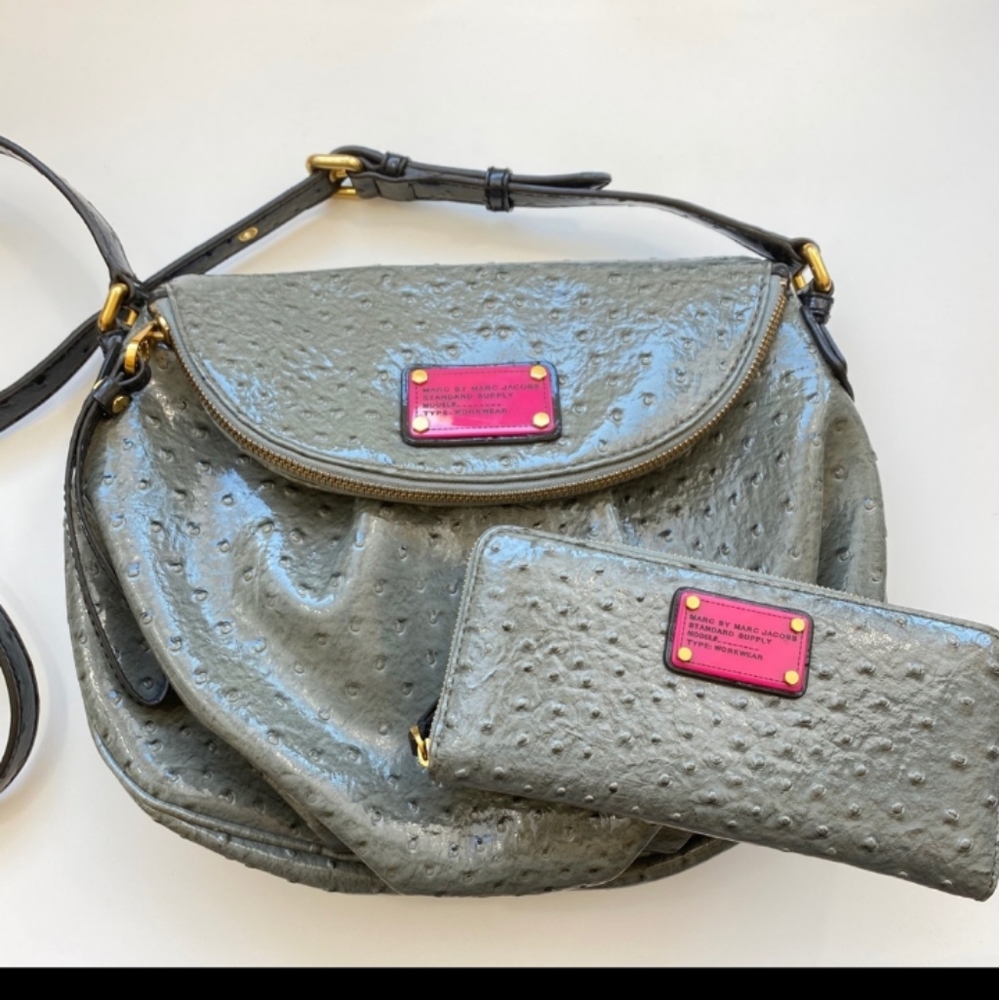 Marc Jacobs ClassicQ Jellybird Natasha Ostrich purse/wallet set